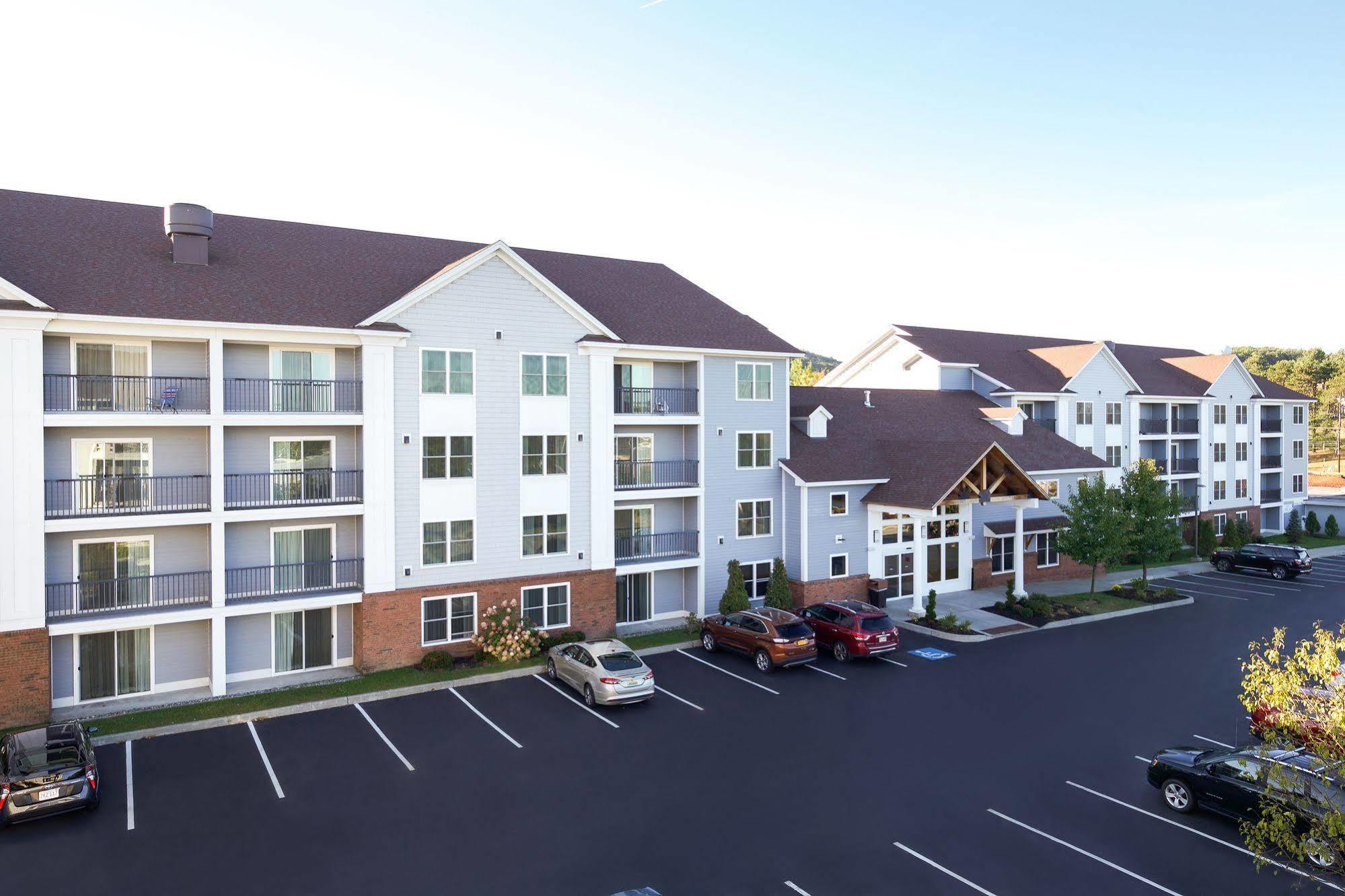 White River Inn & Suites White River Junction Exterior photo